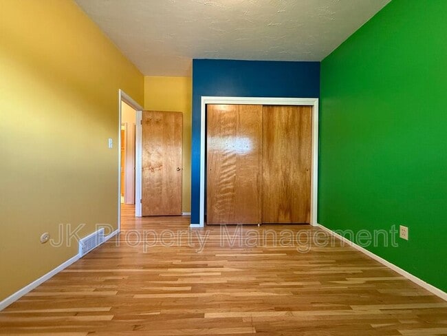 Building Photo - 1015 Carlos Dr