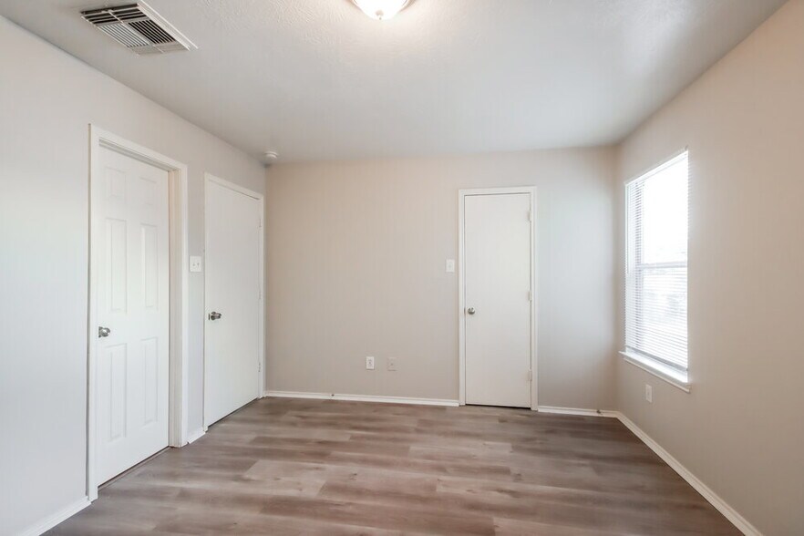 Building Photo - 21243 Linden House Ct