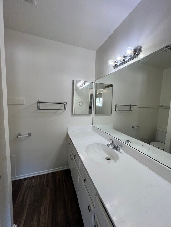 2 bed 2 bath 1 car garage in the Heart of 18381 Patterson Ln