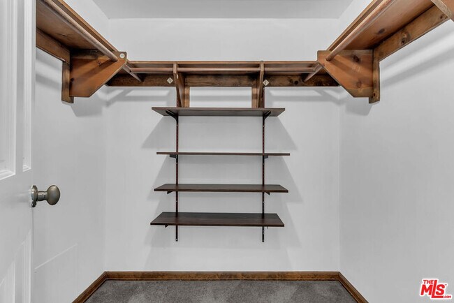 Building Photo - 8642 Gregory Wy