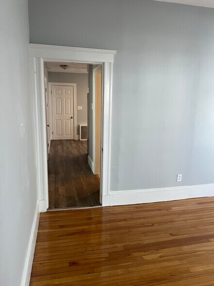 Building Photo - 48 Bowdoin St