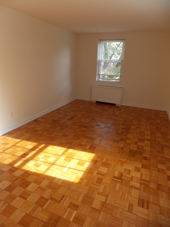 Building Photo - 20 Captain Parker Arms