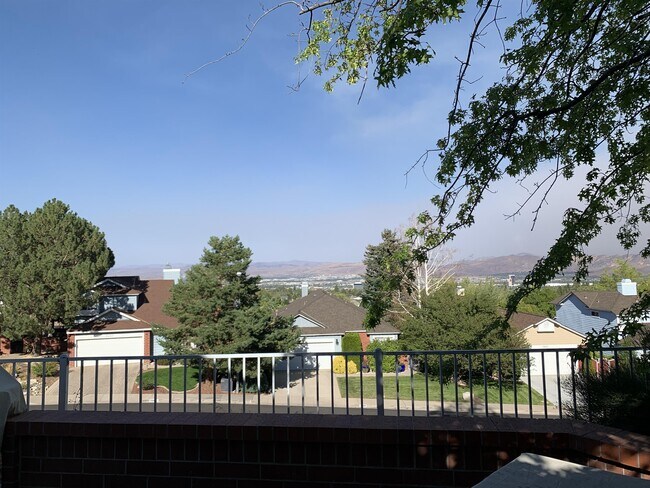 Building Photo - 2320 Overlook Ct