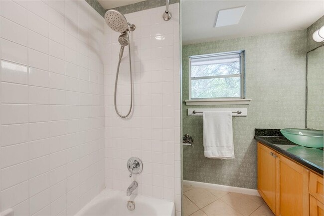 Building Photo - 7709 Woodrow Ave