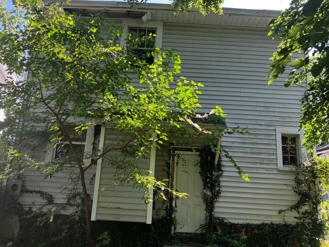 Building Photo - FOR SALE: Low Money Down Rental Opportunity