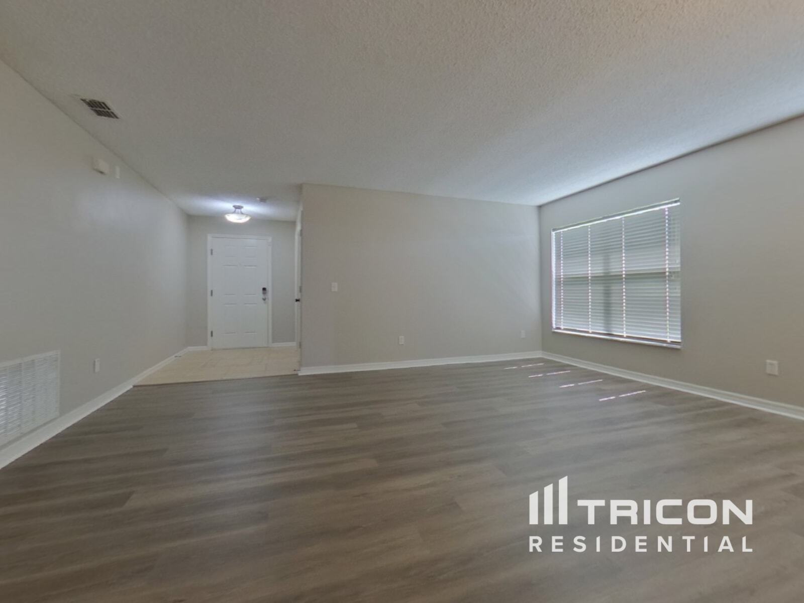 Building Photo - 2046 Knollcrest Dr