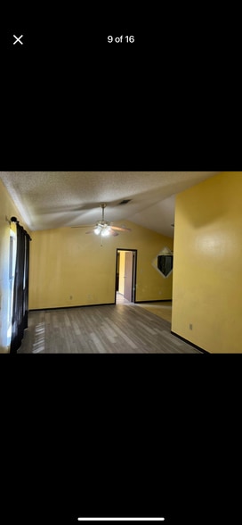 Building Photo - 711 Del Rio Way