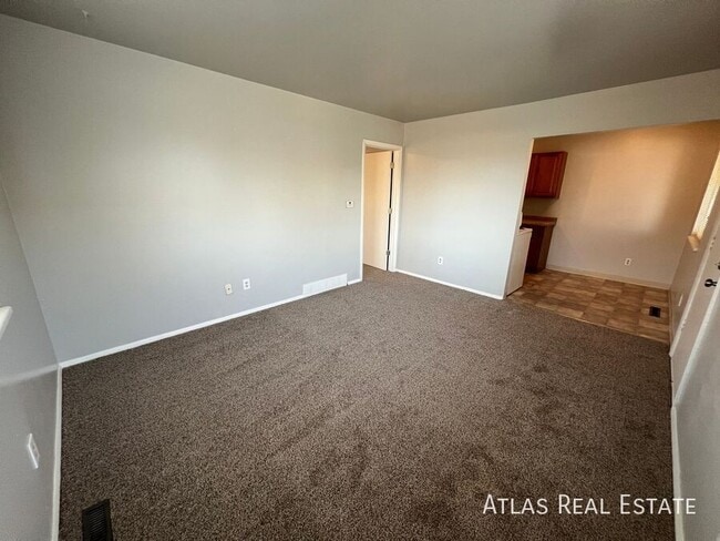 Building Photo - 960 W Moreno Ave