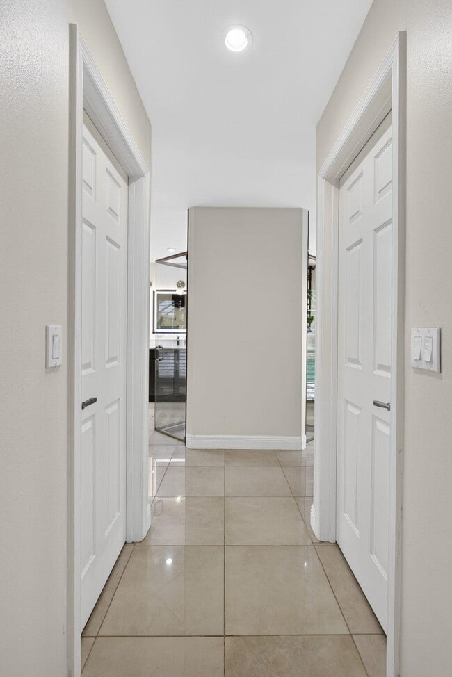 Building Photo - 5463 Sea Biscuit Rd