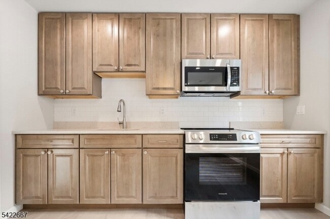 Building Photo - 7 Mountain Rd