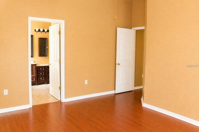 Building Photo - 145 Thornbury Dr