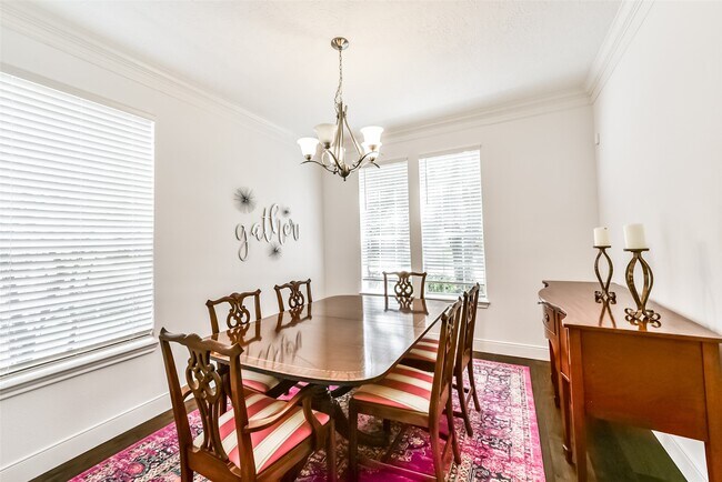 Building Photo - 1322 Blackthorne Dr
