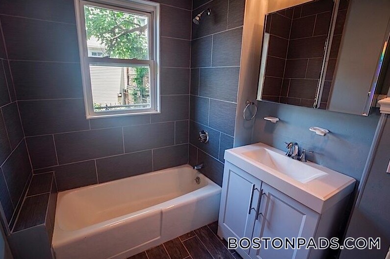 Building Photo - 23A Kelly Rd