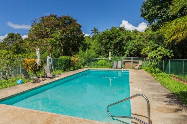 Building Photo - Furnished 2 bedroom, 2 bath, with AC and p...