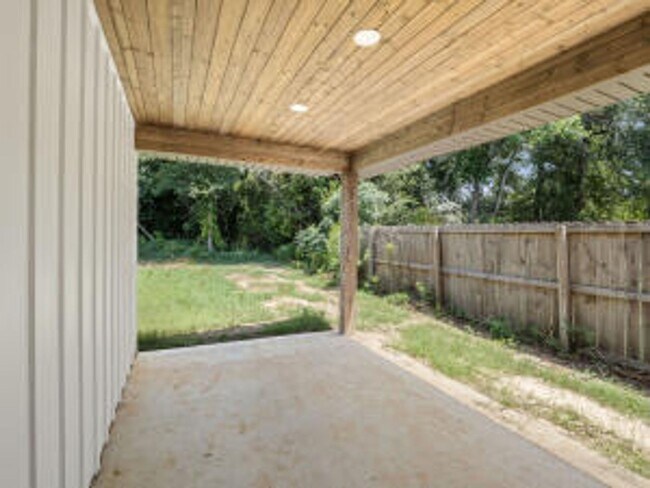 Building Photo - 1281 Miller St