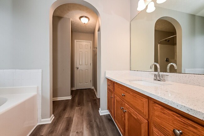 Building Photo - 1025 Borrington Ln