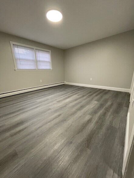 Building Photo - 328 Park Ave