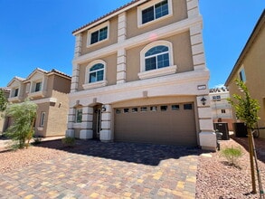 Building Photo - BEAUTIFUL 5 BED 3.5 BATH 3 FLOORS 2 CAR GARAGE SINGLE FAMILY HOME W/ LARGE LOFT & BACKYARD FOR RENT!