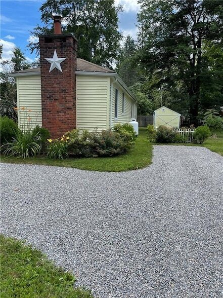 Building Photo - 6 Brunetto Grove