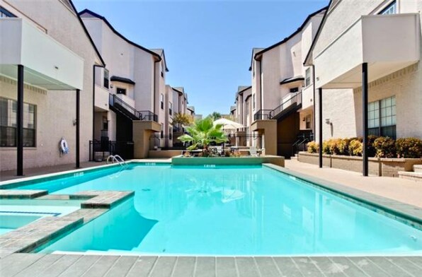 Community Pool and Spa - 3901 Travis Street