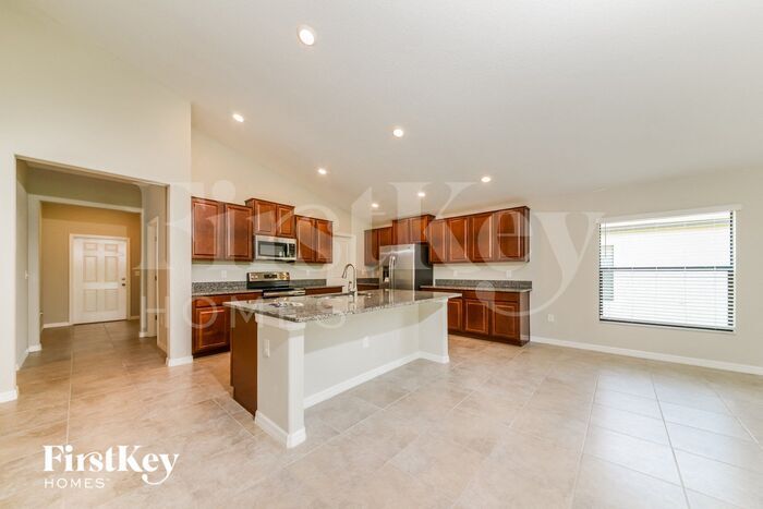 Building Photo - 9723 Sage Creek Dr