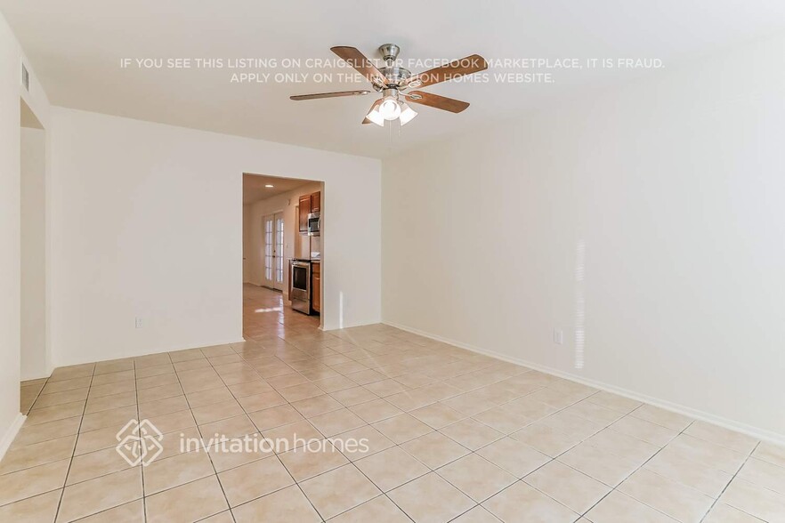 Building Photo - 512 N Los Feliz Dr