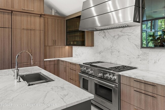 Building Photo - 552 Mountain Laurel Dr