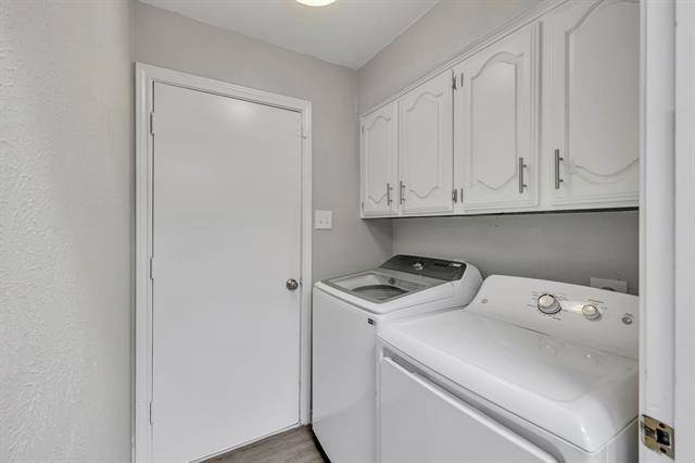 Building Photo - 2422 Libra Dr