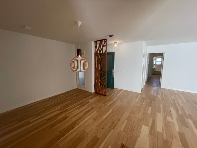 Building Photo - Awesome home on massive lot, 55+ community