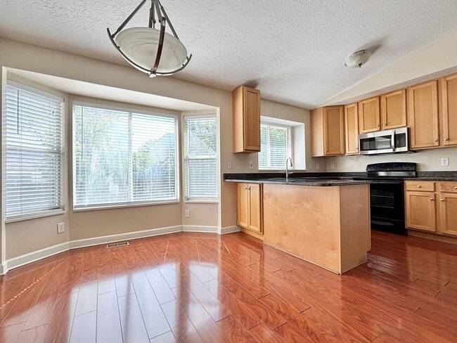 Building Photo - Awesome Salt Lake Home Near Airport!