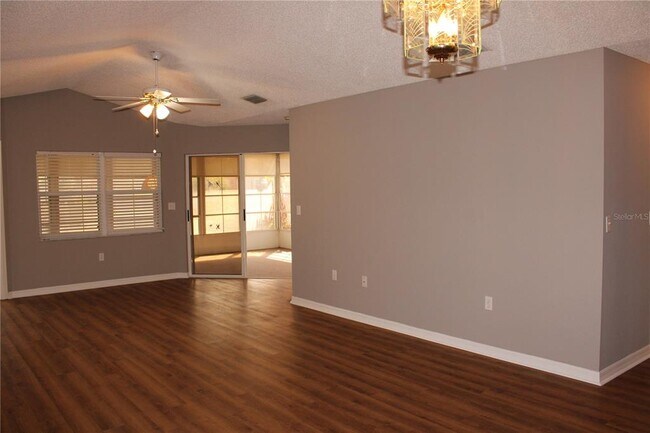 Building Photo - 1507 Lantana Ct