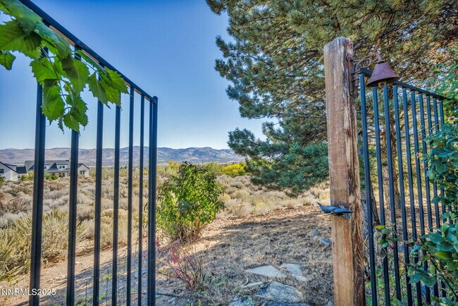 Building Photo - 1520 Taos Ln