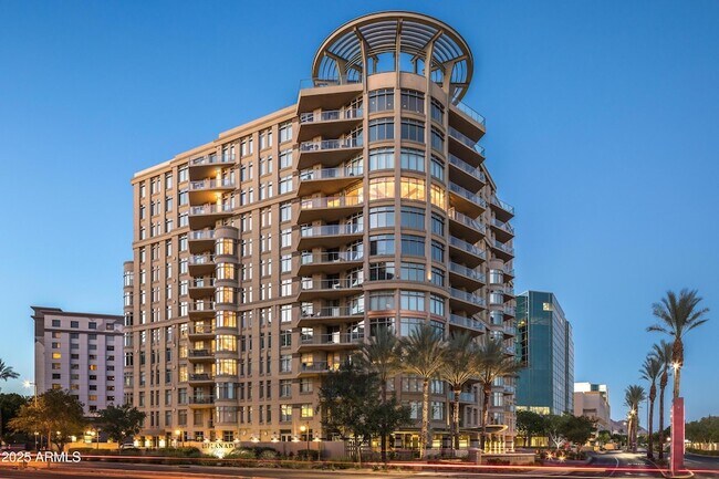 Building Photo - 2402 E Esplanade Ln