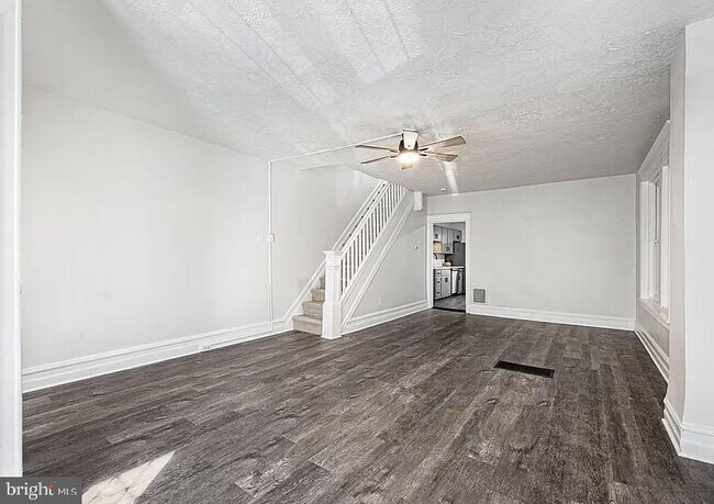 Primary Photo - 851 South St