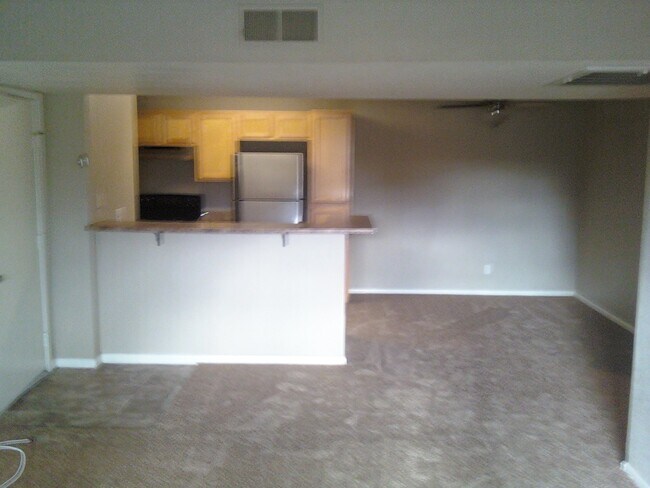 Building Photo - 2938 N 61st Pl
