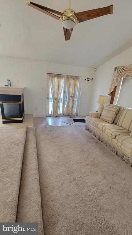 Building Photo - 8027 Narvon St