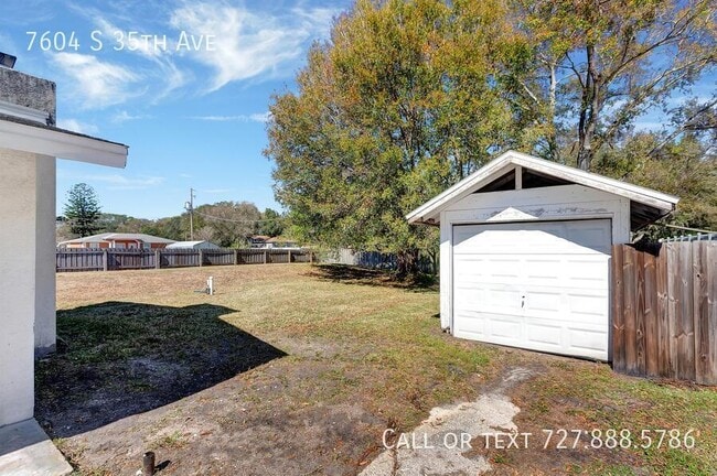 Building Photo - 7604 S 35th Ave