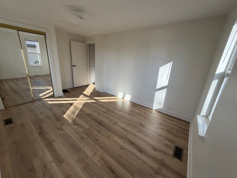 Building Photo - 456 Michigan Ave