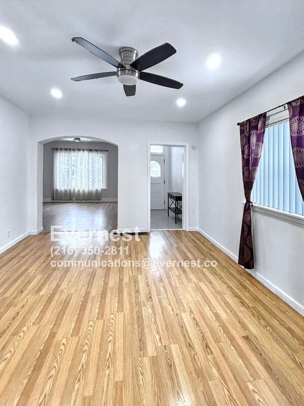 Building Photo - 1858 W 45th St