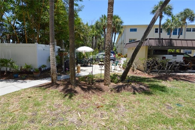 Building Photo - 4700 Cove Cir