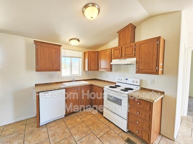 Building Photo - 1550 West Irons Street