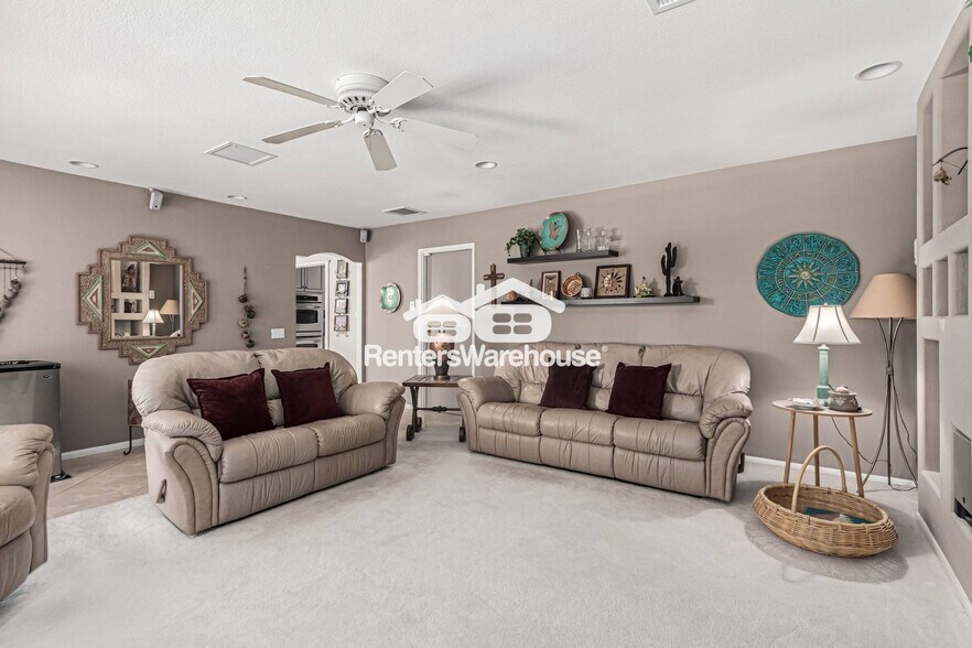 Building Photo - 16030 N Nicklaus Ln