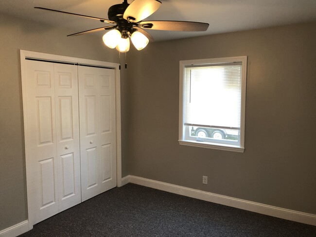 Bedroom - 1338 E Chocolate Ave