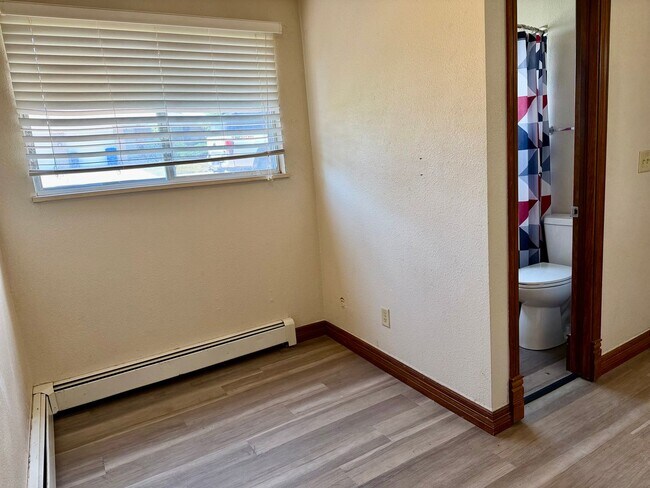 Building Photo - 1628 Azalea Dr