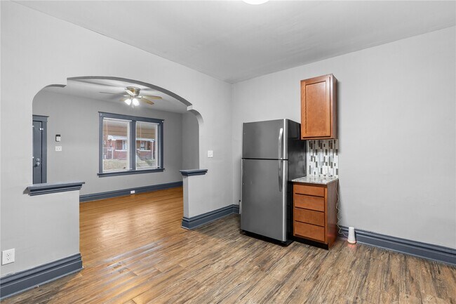 Building Photo - 4040 Shreve Ave