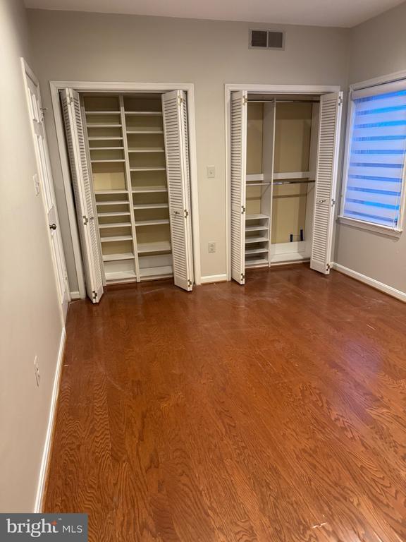 Building Photo - 2540 Fairfax Dr