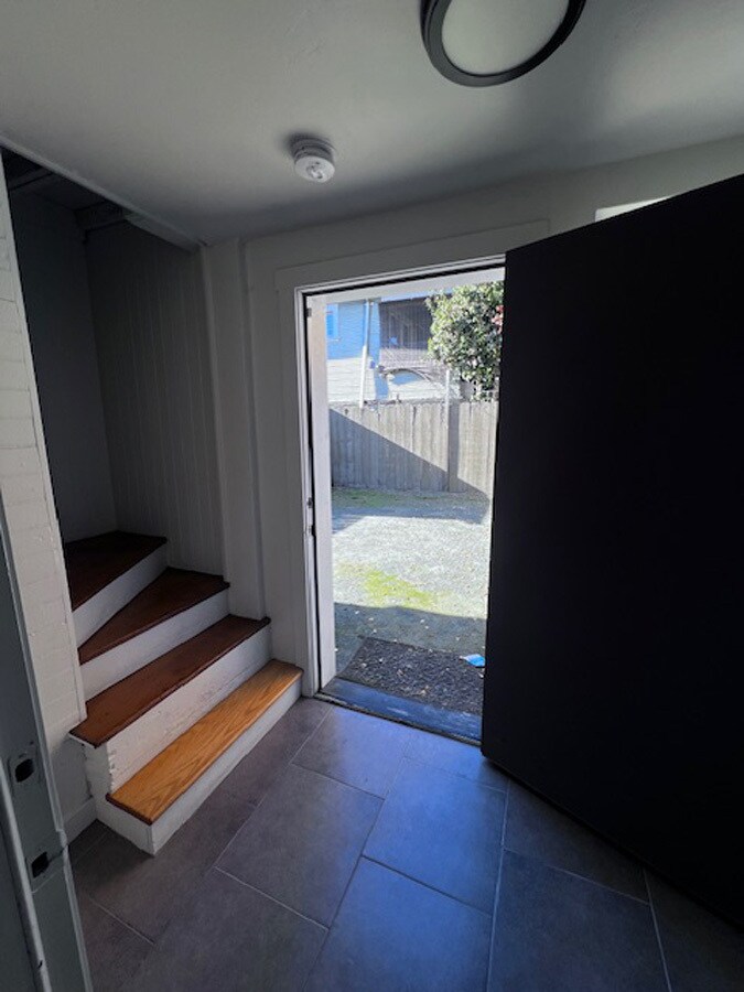 Building Photo - 1037 Peralta St