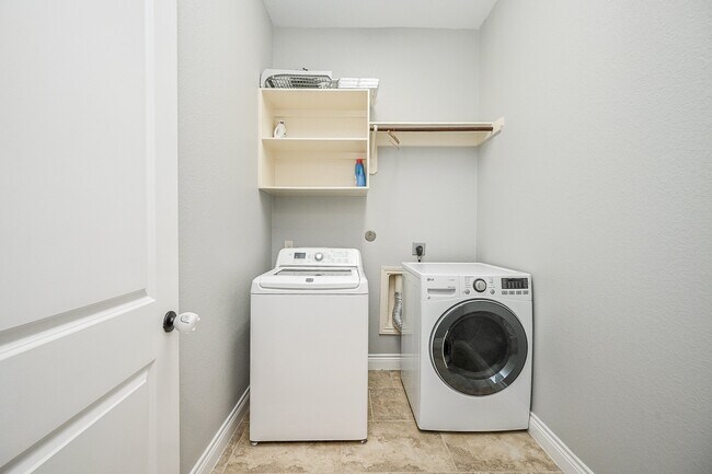 Building Photo - 11230 Dunstan Hill Dr