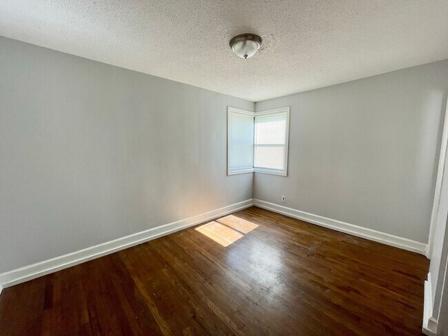 Building Photo - Hampton Hills subdivision. Close to Ft. Ja...