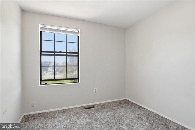 Building Photo - 663 Johahn Dr